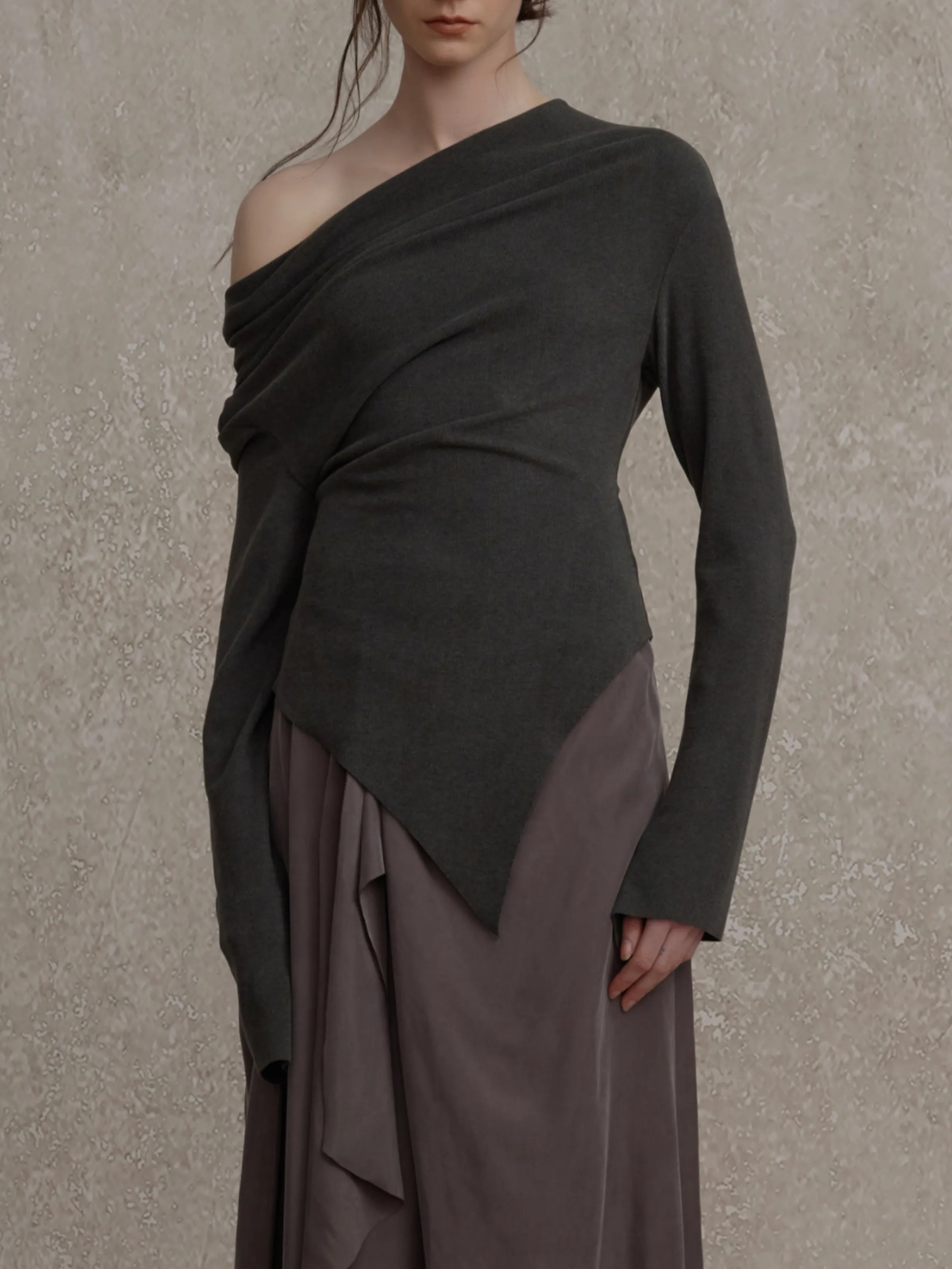 Grey Off-shoulder Knitted Basic Top