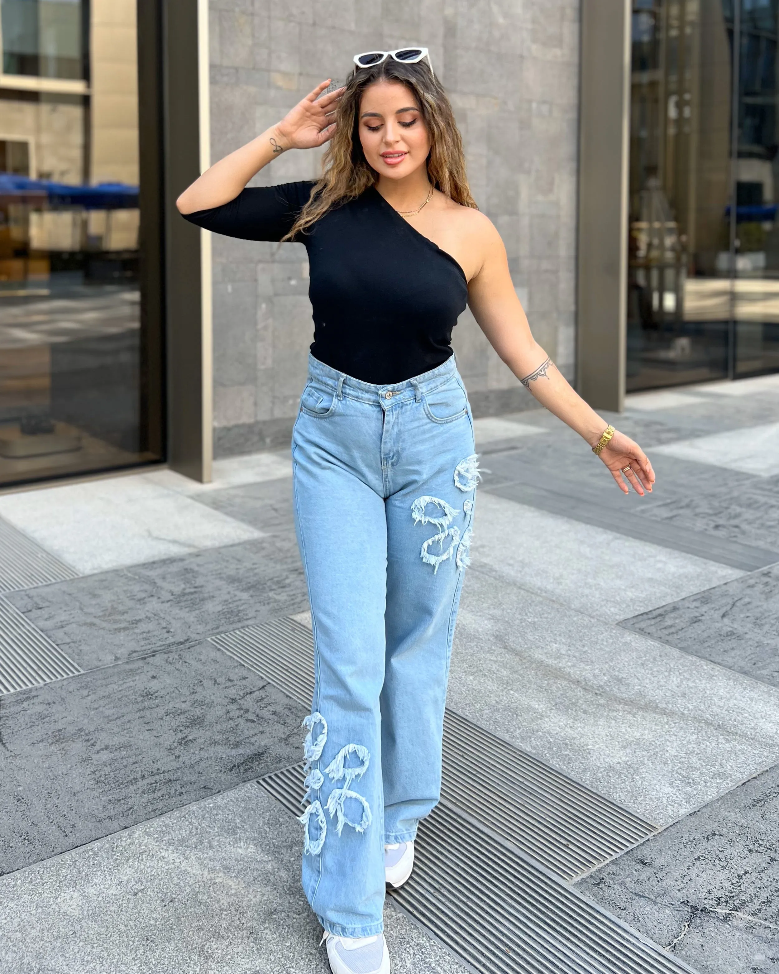 High Waist Flower Detail Jeans