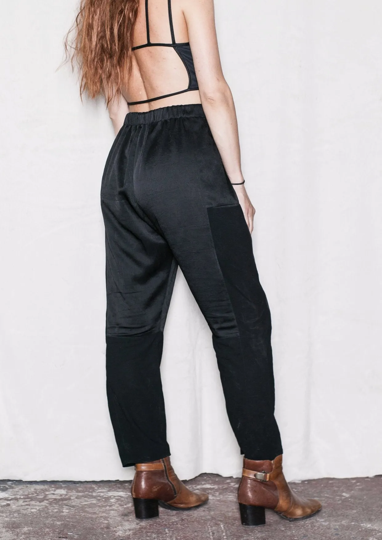 PANTS LOOSE ELASTIC - BLACK shiny by BERENIK