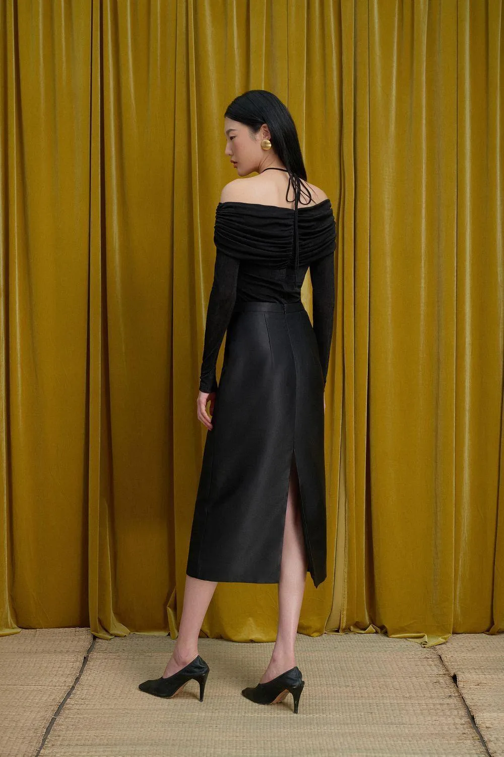 Son Bodycon Long Sleeved Knitted Fabric Top